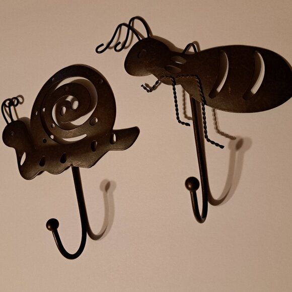 Super Cute metal BUG Hooks - Picture 6 of 12